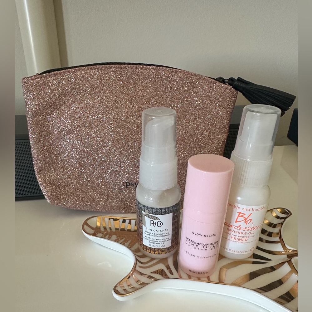 BUNDLE R+Co and Bumble and Bumble Hair Care Set and Glow with Pink Ipsy Pouch
